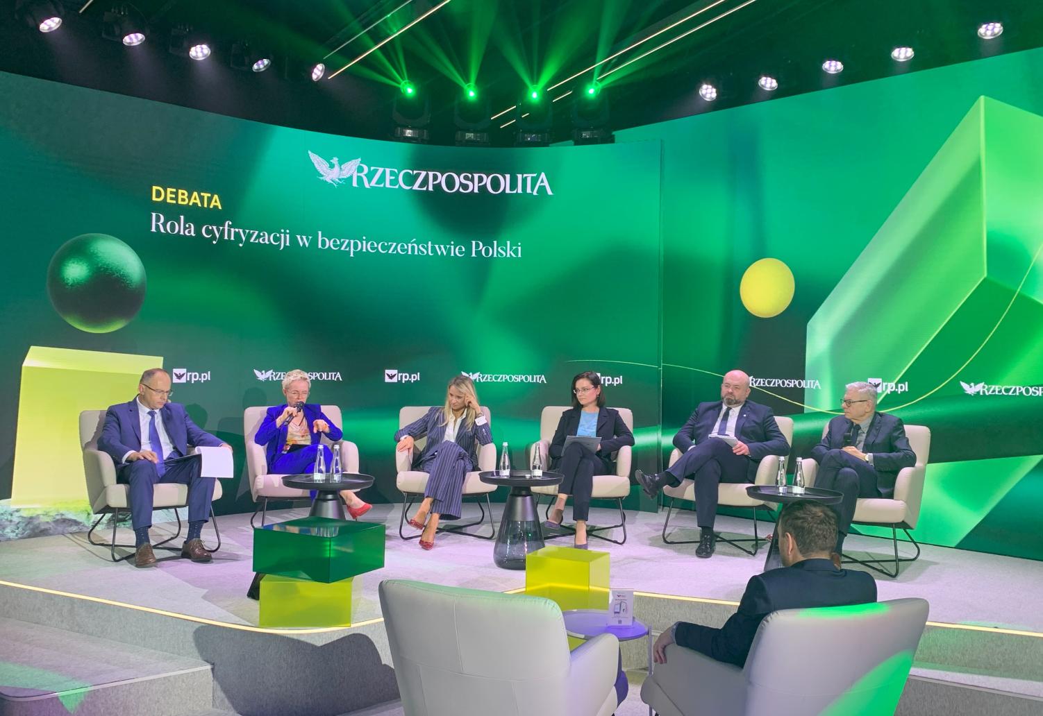 Prezes UKE podczas debaty