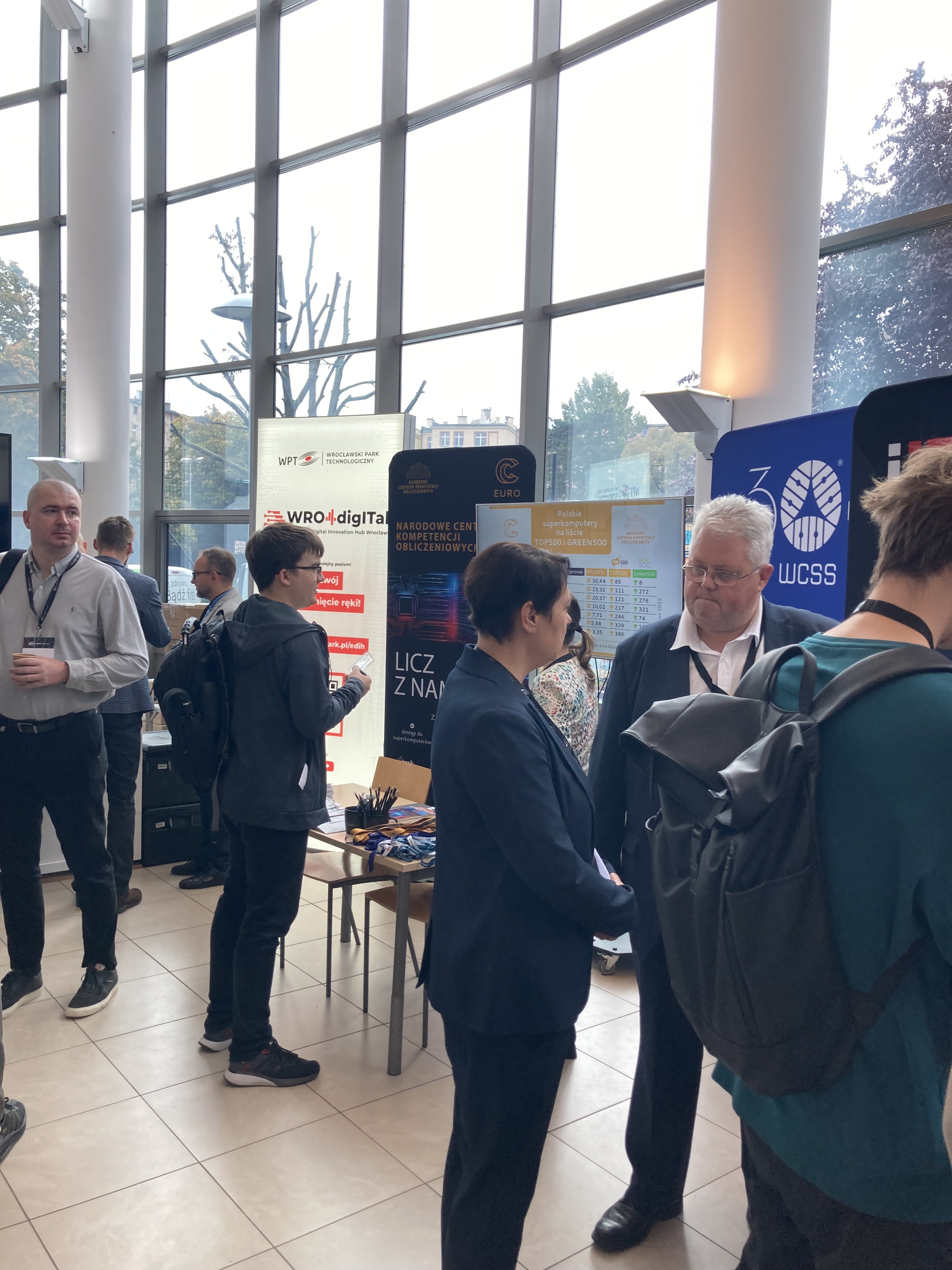 Rozmowa w trakcie kongresu